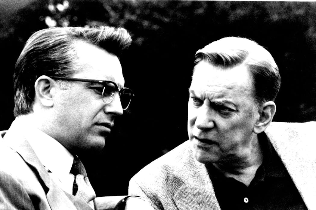 New Orleans District Attorney Jim Garrison (Kevin Costner) secretly meets with Colonel X (Donald Sutherland) in 'JFK.'