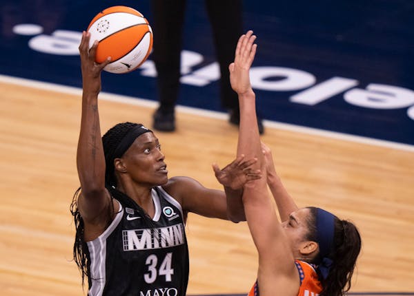 Lynx center Sylvia Fowles is a career 59.3% shooter. That’s why coach Cheryl Reeve tells players to get the ball to the veteran. 