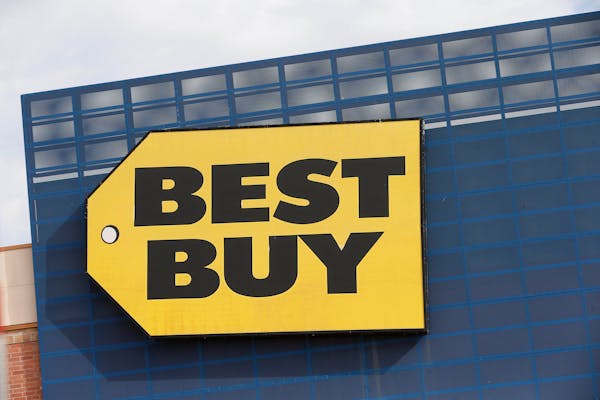 Best Buy is offering a drawing for cash prizes to employees who are vaccinated.