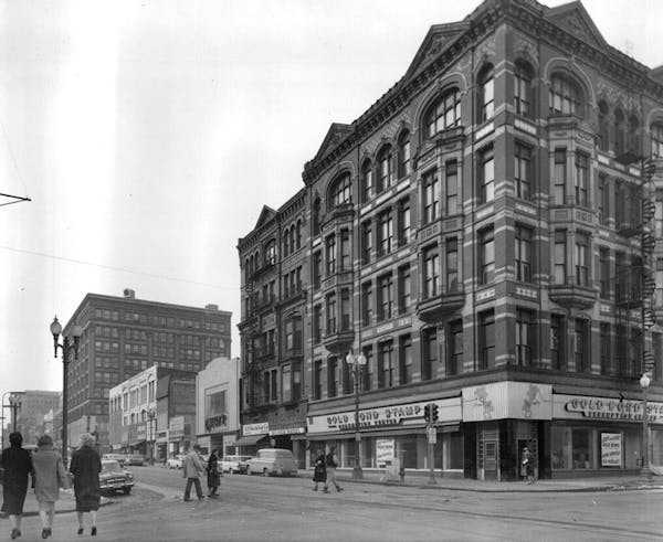 Nicollet Avenue and 4th Street 1960: Milner Hotel. Originally called the Mackey Legg Block, the building opened in 1885 and was demolished in 1960.