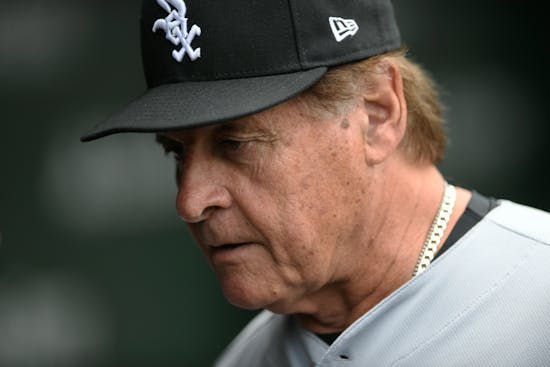 White Sox manager Tony La Russa announces retirement