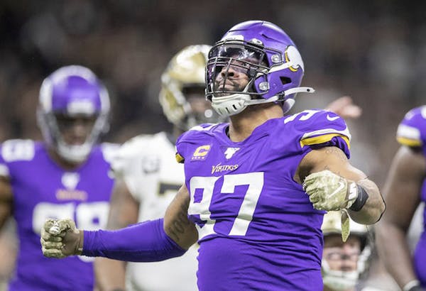 Defensive end Everson Griffen (shown during a January 2020 playoff game against the Saints) worked out for the Vikings on Wednesday, but no deal bring