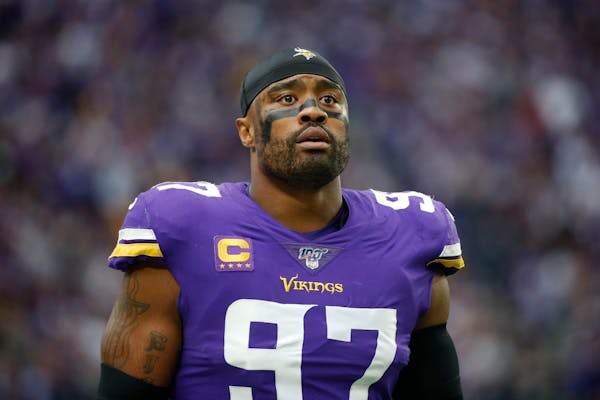 Podcast: Griffen, Darrisaw, Mond and your Vikings questions