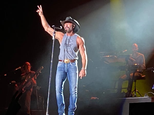 Tim McGraw, who gave his sixth concert audience at the grandstand on Wednesday, had a near-capacity crowd of 12,480 (the largest at the grandstand thi