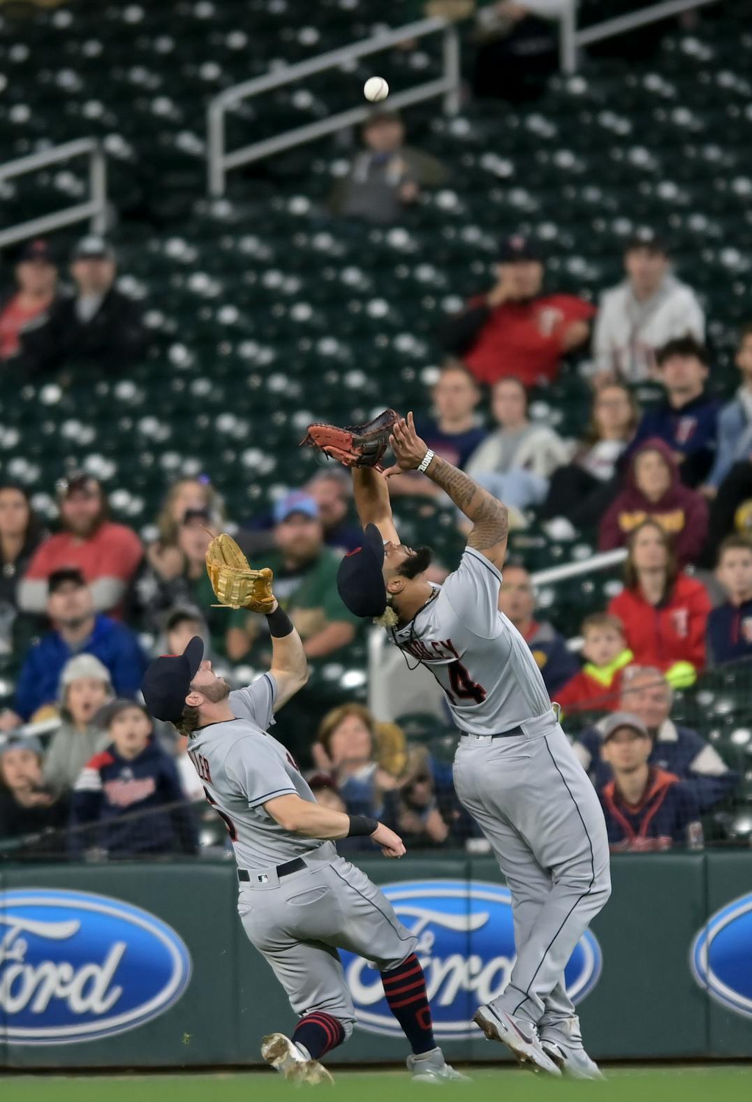 Joe Ryan apologizes after injury scare; Twins split with Cleveland