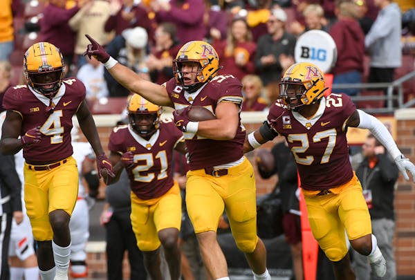 Learning from mistakes, Gophers linebacker emerges as standout