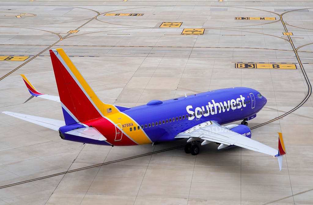 Southwest Airlines cancels more than 1,000 Sunday flights | Star Tribune