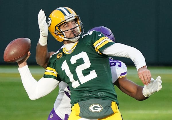 Aaron Rodgers’ final snap against the Vikings last year resulted in a fumble, as then-rookie defensive end D.J. Wonnum reached from behind to swat t