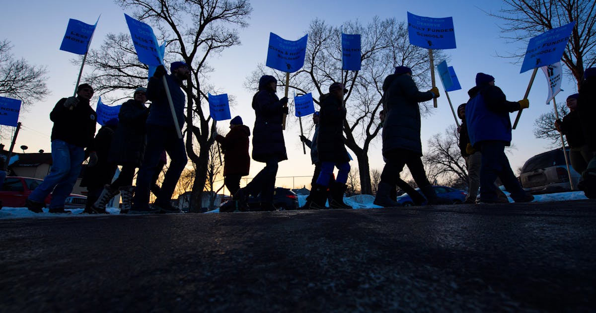 Minneapolis school employee unions call for settled contracts - Minneapolis Star Tribune