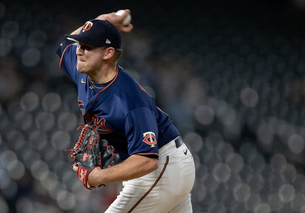 Twins sign Duffey, Thielbar, Cotton. Offer contracts to three players, release three