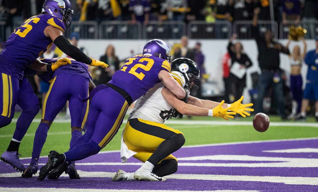 Vikings safety Harrison Smith helped disrupted the Steelers’ final play in the end zone. 