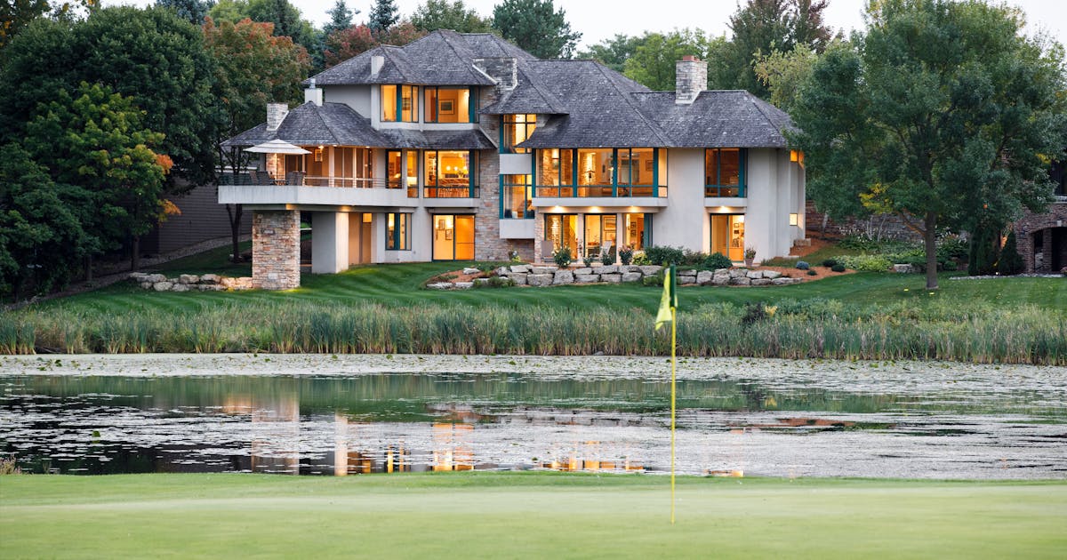 ‘Family-friendly’ home at Bearpath golf club in Eden Prairie hits market for .995 million