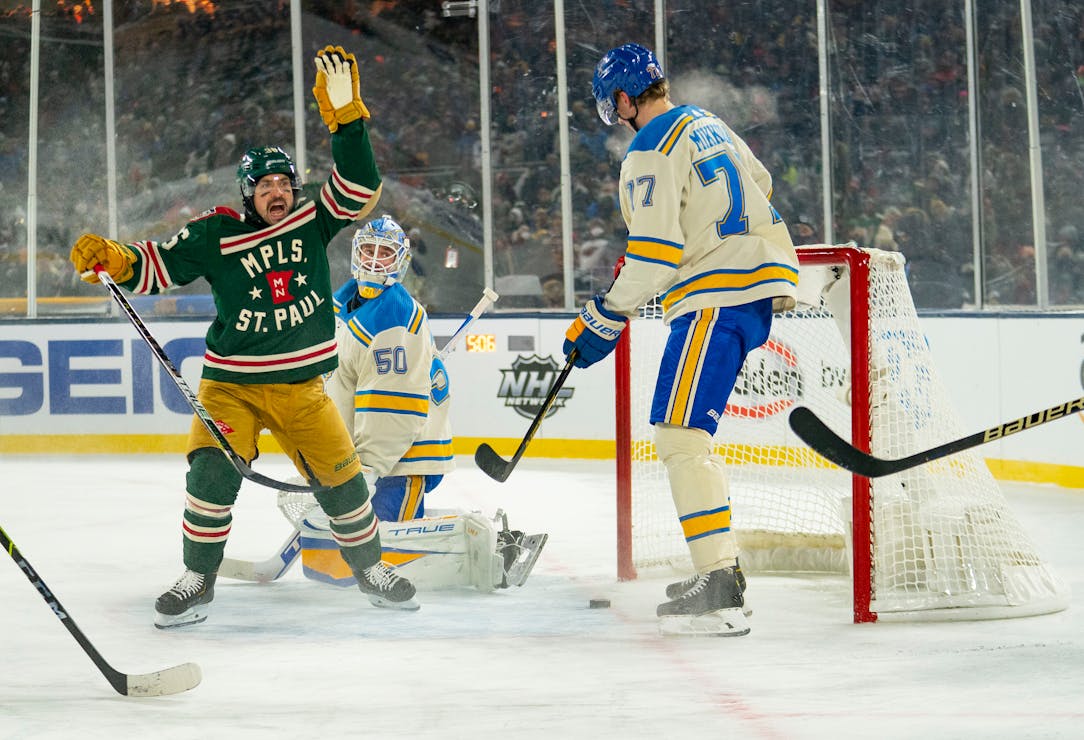 Captivating Moments from Hockey's Snowtastic Winter Classic