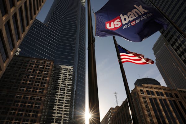 U.S. Bank has signed another long-term lease for its headquarters in its namesake tower along Nicollet Mall in Minneapolis.