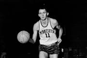 Gophers basketball playetr Eric Magdanz in 1961.