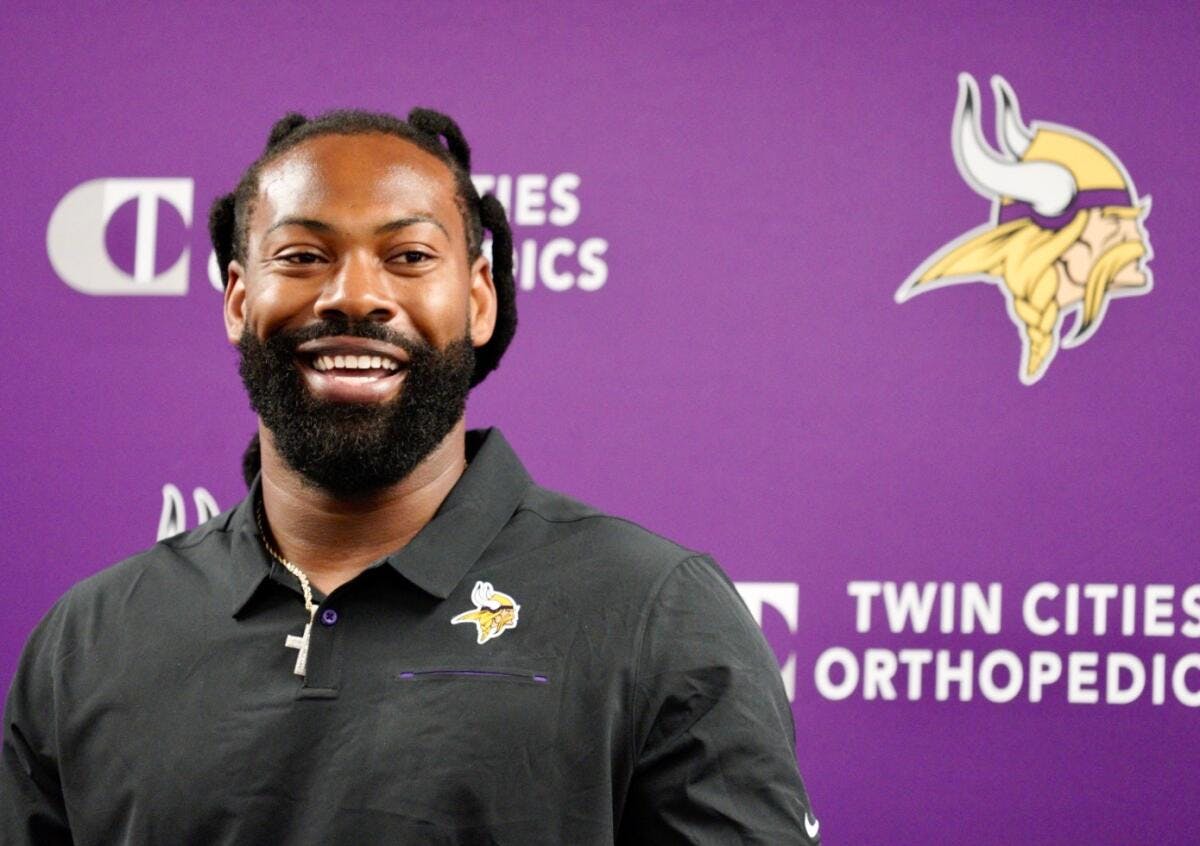New Purple People Eaters? Za'Darius Smith cites Vikings history in signing  three-year deal with team