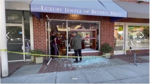 Thieves take at least $3M in goods from Beverly Hills jewelry store