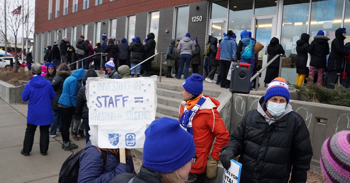 Escolas e professores de Minneapolis chegam a um acordo temporário para acabar com a greve