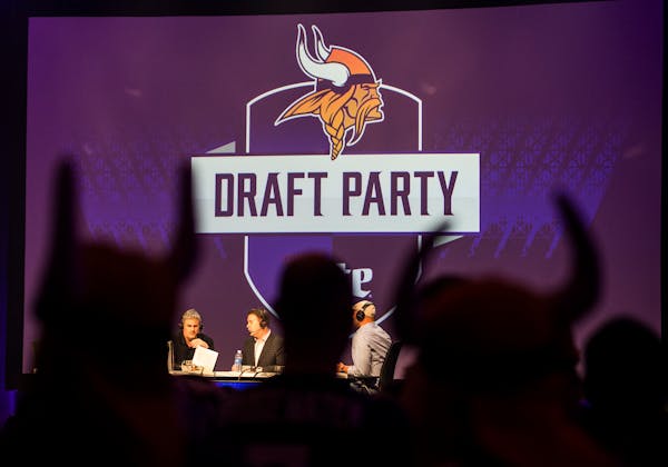 Announcers talked the draft on Thursday, April 30, 2015, at the Vikings Draft Party at the Convention Center in Minneapolis, Minn. ] RENEE JONES SCHNE