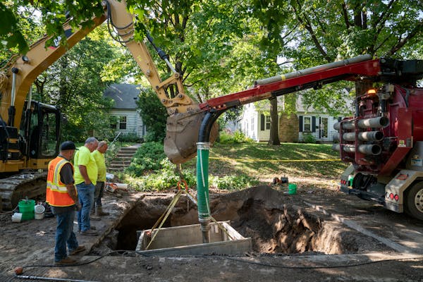 A crew worked in September 2019 near Lake Nokomis to repair a sewer break likely caused by the summer’s high water table.