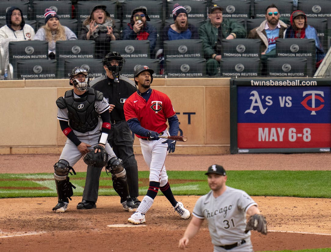 Byron Buxton walk off lifts Twins over White Sox