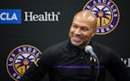 Head coach Derek Fisher of the Los Angeles Sparks 