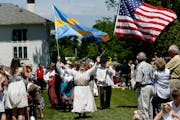 The American Swedish Institute in Minneapolis celebrated the lifting of the majstang (maypole) in 2009. Minnesota has more residents of Swedish and No
