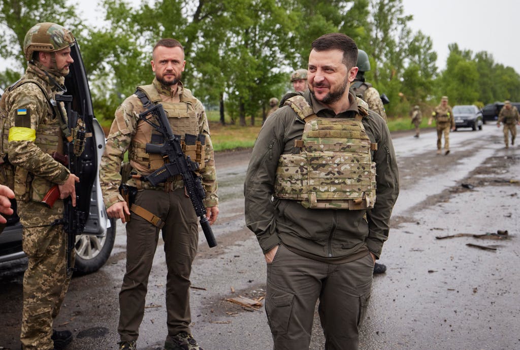 Ukraine, Russia battle in the east as Zelenskyy visits front | Star Tribune