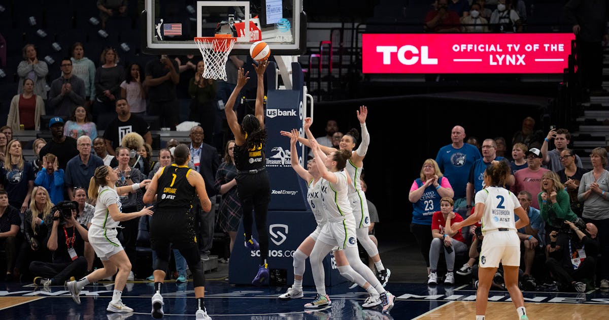 Huge rally on special night falls short as Lynx are defeated by Sparks - Star Tribune