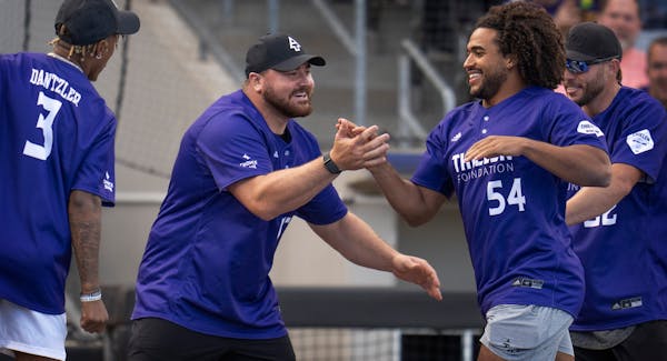 Vikings look to social outings to help build better team