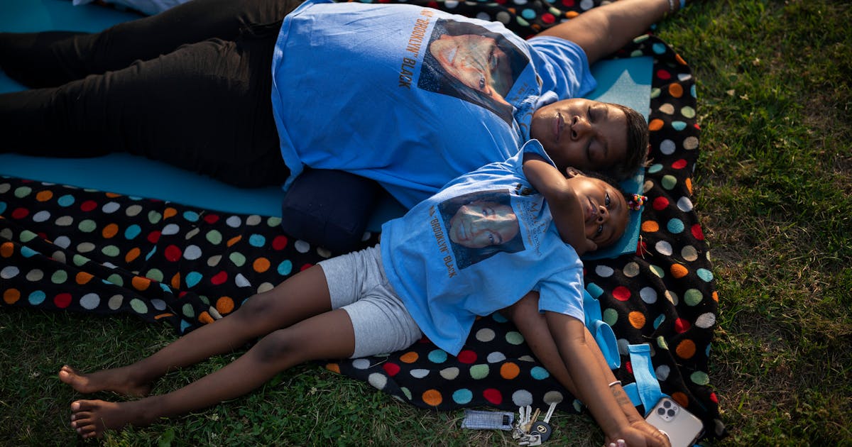 Moms turn to each other to heal after losing kids to gun violence
