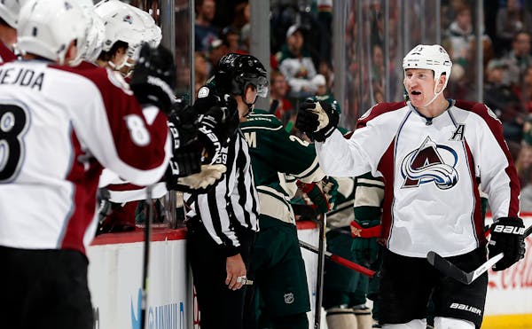 Cody McLeod celebrated a goal for Colorado against the Wild in 2015.