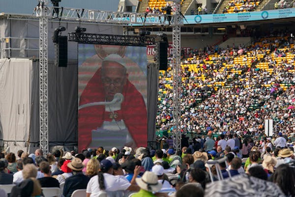 Pope presides over Edmonton mass