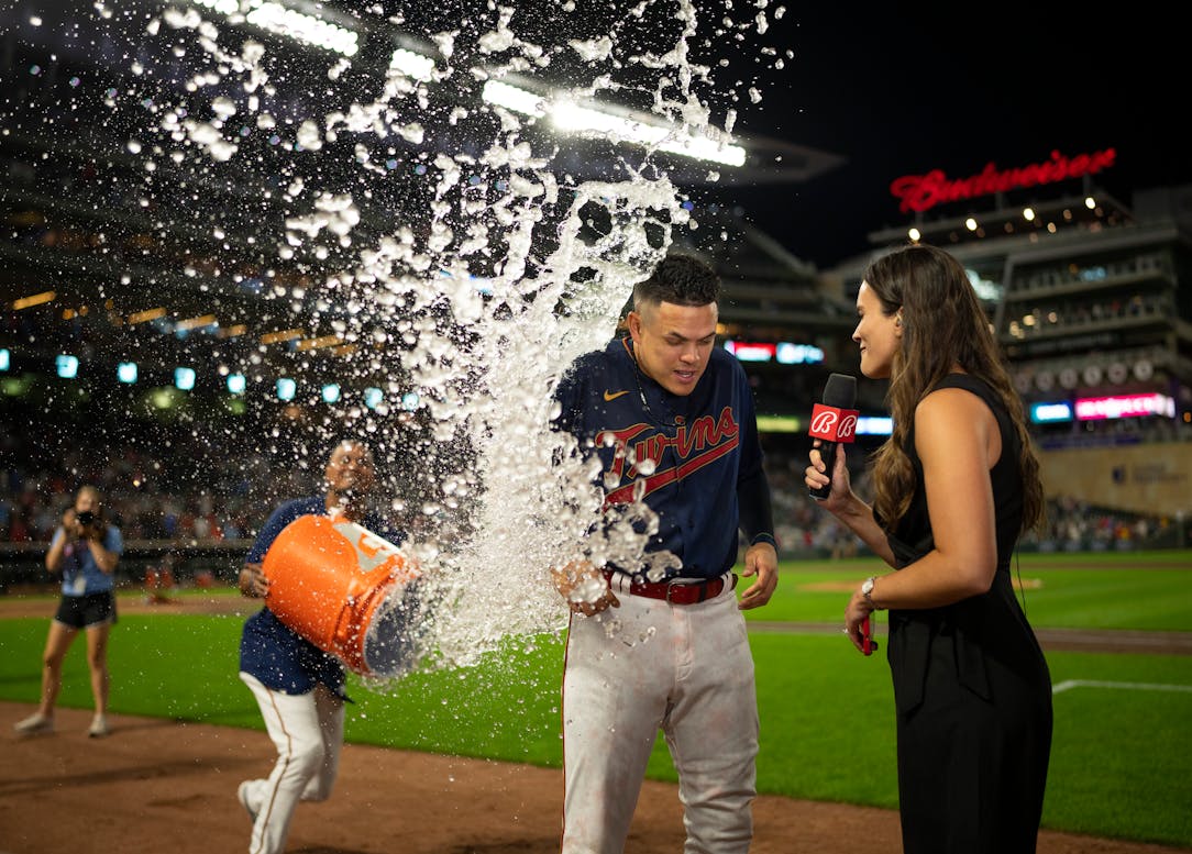 New father Gio Urshela's 10th-inning walk-off homer for Twins defeats  Tigers 5-3