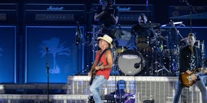 Kenny Chesney thanked the Vikings for letting him workout at TCO Performance Center before he rocked their stadium later Saturday.