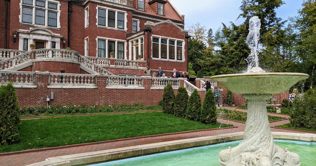 Glensheen's reconstructed formal garden returns to early 1900s style