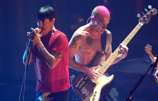 Red Hot Chili Peppers to hit U.S. Stadium in April with the Strokes
