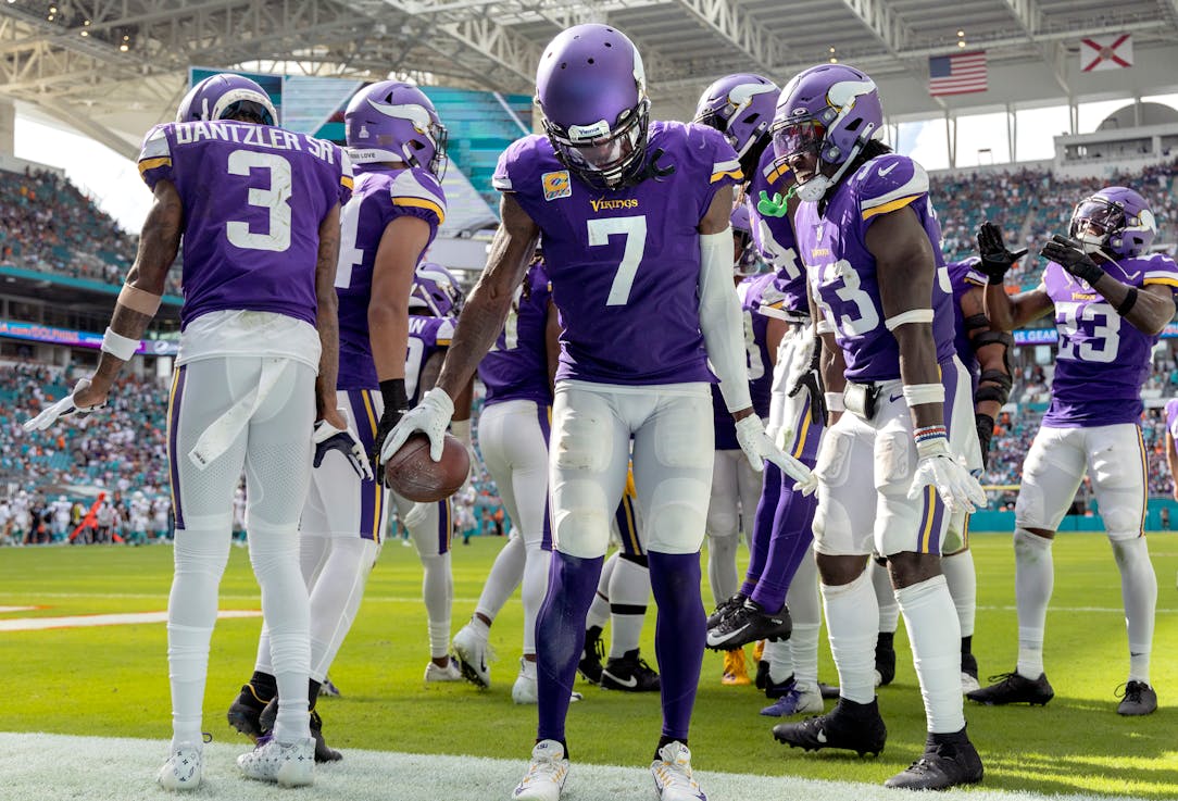 Vikings take control of NFC North by beating Dolphins without dominating  them