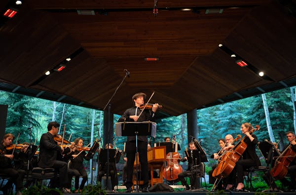 Violinist Joshua Bell reunites with St. Paul Chamber Orchestra for a series of concerts
