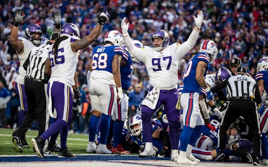 Moments to remember from a Vikings-Bills game for the ages