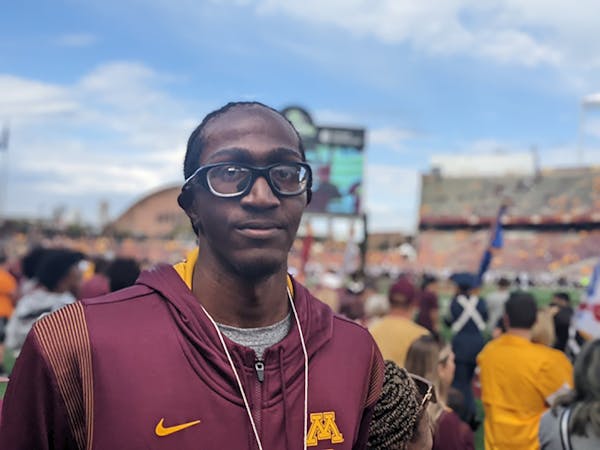 Dennis Evans III, who visited the University of Minnesota in September, greeted the Gophers men’s basketball team on Monday at its game against Cal-