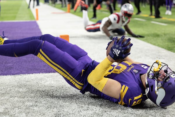 Vikings' wild, weird win over Patriots moves them close to NFC North title