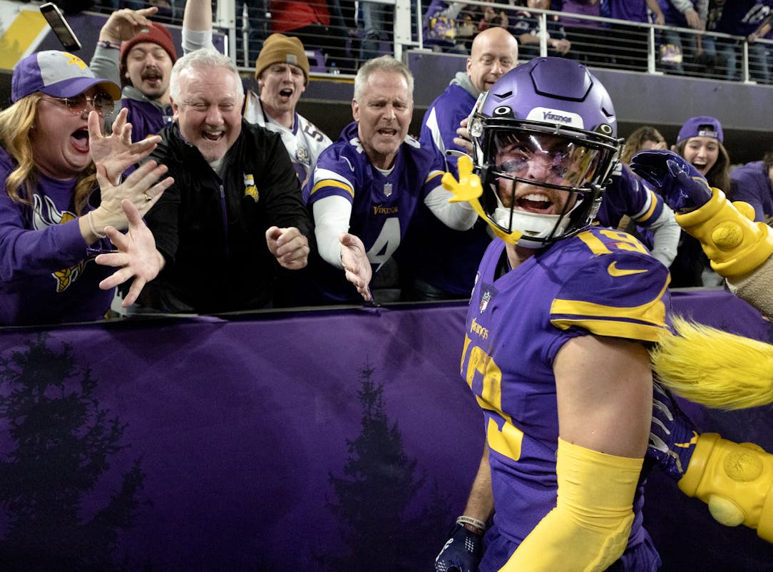 Adam Thielen spits out postgame turkey after Vikings' Thanksgiving win over  Patriots - Sports Illustrated Minnesota Vikings News, Analysis and More