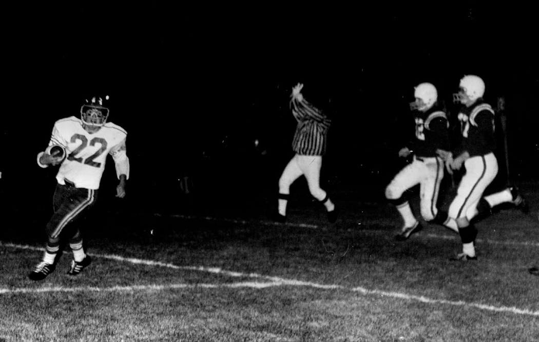 Mountain Iron running back Jeff Anderson raced into the end zone for a touchdown in the Red Raiders’ 54-6 victory over Dassel-Cokato for the 1972 Class B football championship.