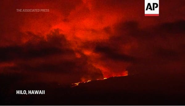 Hawaii volcanic eruption draws spectators