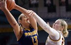 Gophers guard Katie Borowicz defended against Western Illinois’ Addi Brownfield (13) when the teams met on Nov. 7 at Williams Arena.