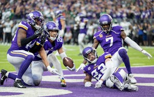The Vikings defense, led by safeties Camryn Bynum (24) and Harrison Smith (22), allowed only one Jets touchdown in six drives inside the 20. 