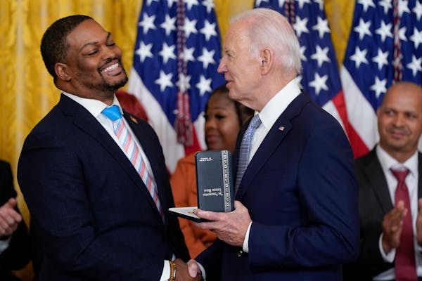 President Biden awards medals to ‘heroes’ of Jan. 6