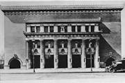 The original Minneapolis Auditorium Building, which opened in 1905, later became known as the Lyceum Theater. It’s where Orchestra Hall sits now.