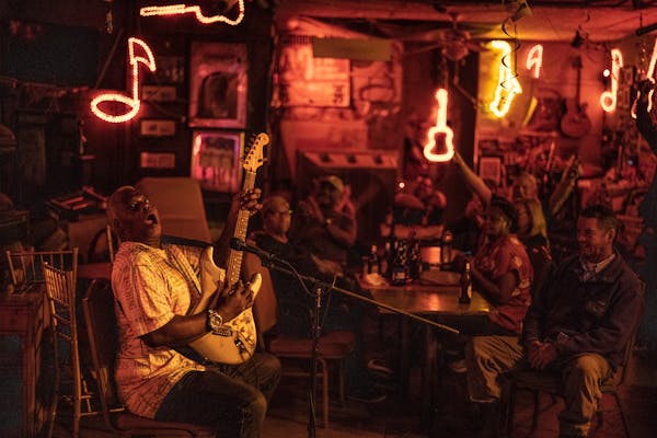 Hometown favorite Big T, aka Terry Williams, entertained at Red’s Lounge in Clarksdale, Miss.